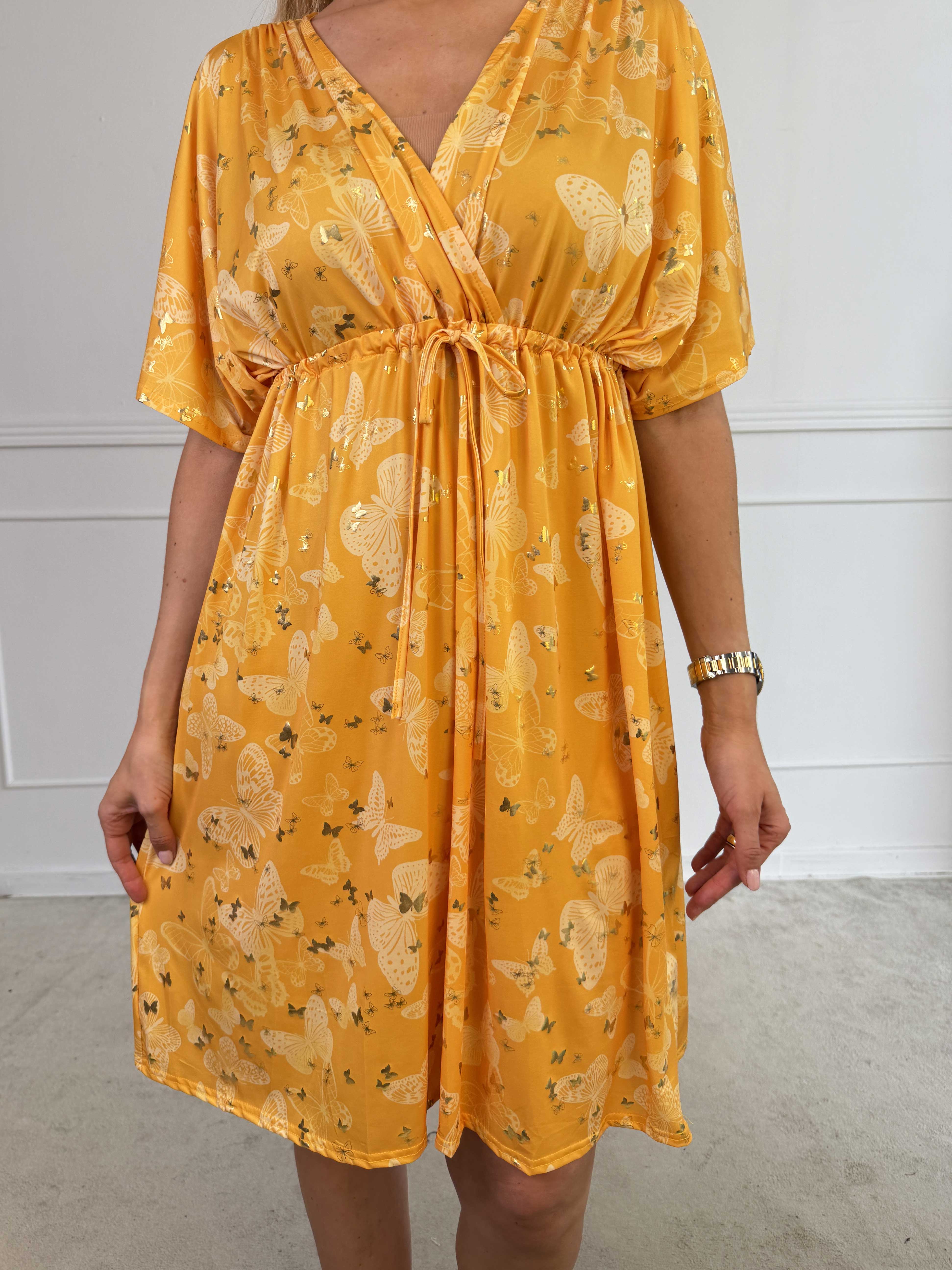 Nicolina Butterfly Short - Plus size kjole med sommerfugleprint og snøre under brystet